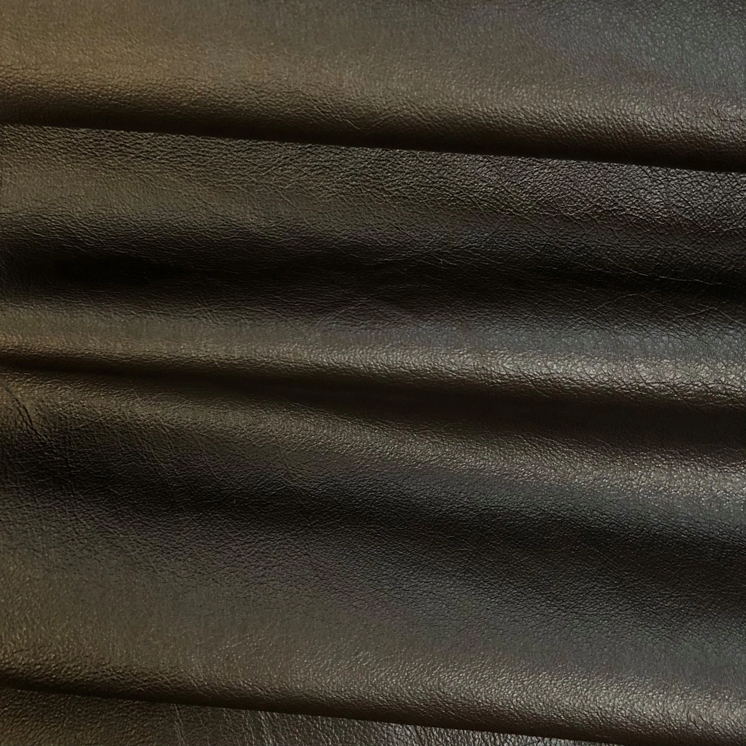 2oz Cow Leather - Dark Brown Colour (per square foot)