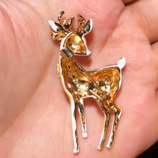 Christmas Winter Beauty Deer Brooch Womens Girls Hand Painted Pin New