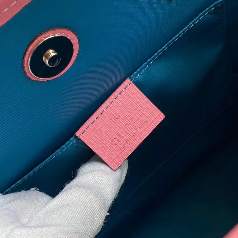 Gucci   Luxury Bags  1055