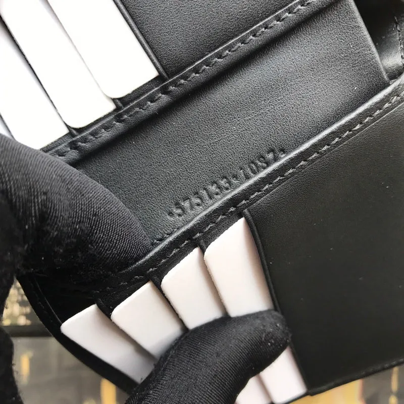 Gucci   Luxury Bags  847