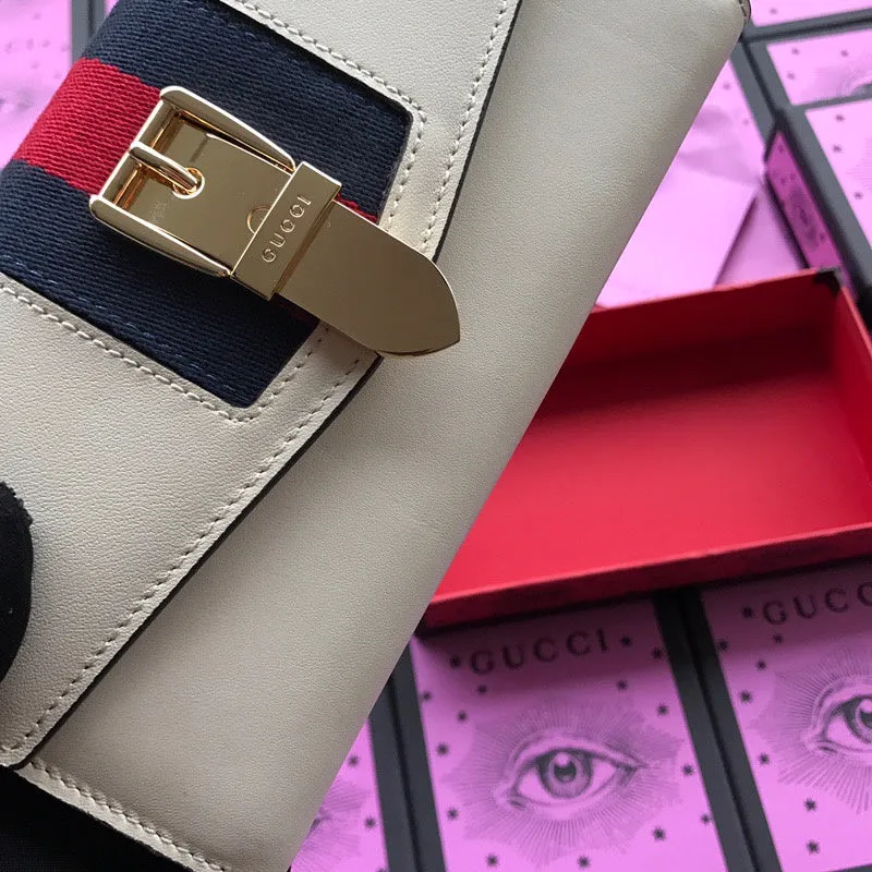 Gucci   Luxury Bags  886