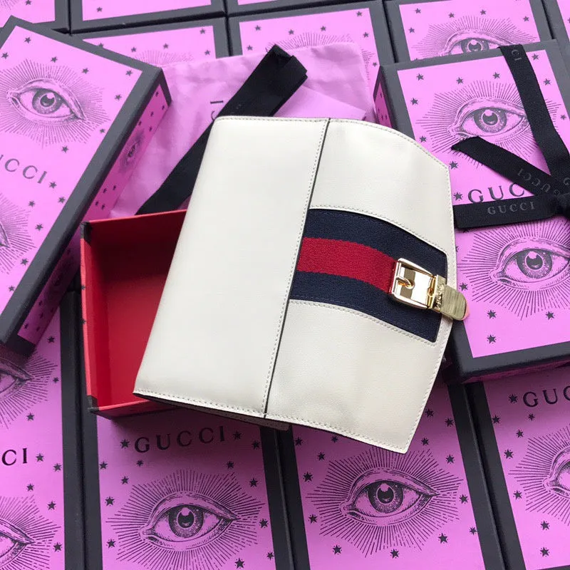 Gucci   Luxury Bags  886