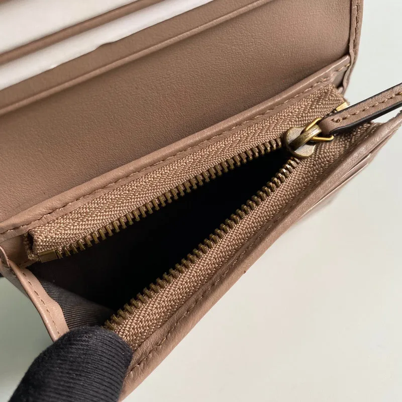 Gucci   Luxury Bags  933