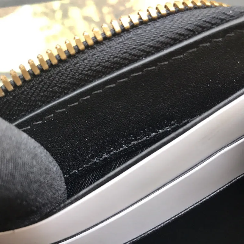 Gucci   Luxury Bags  940