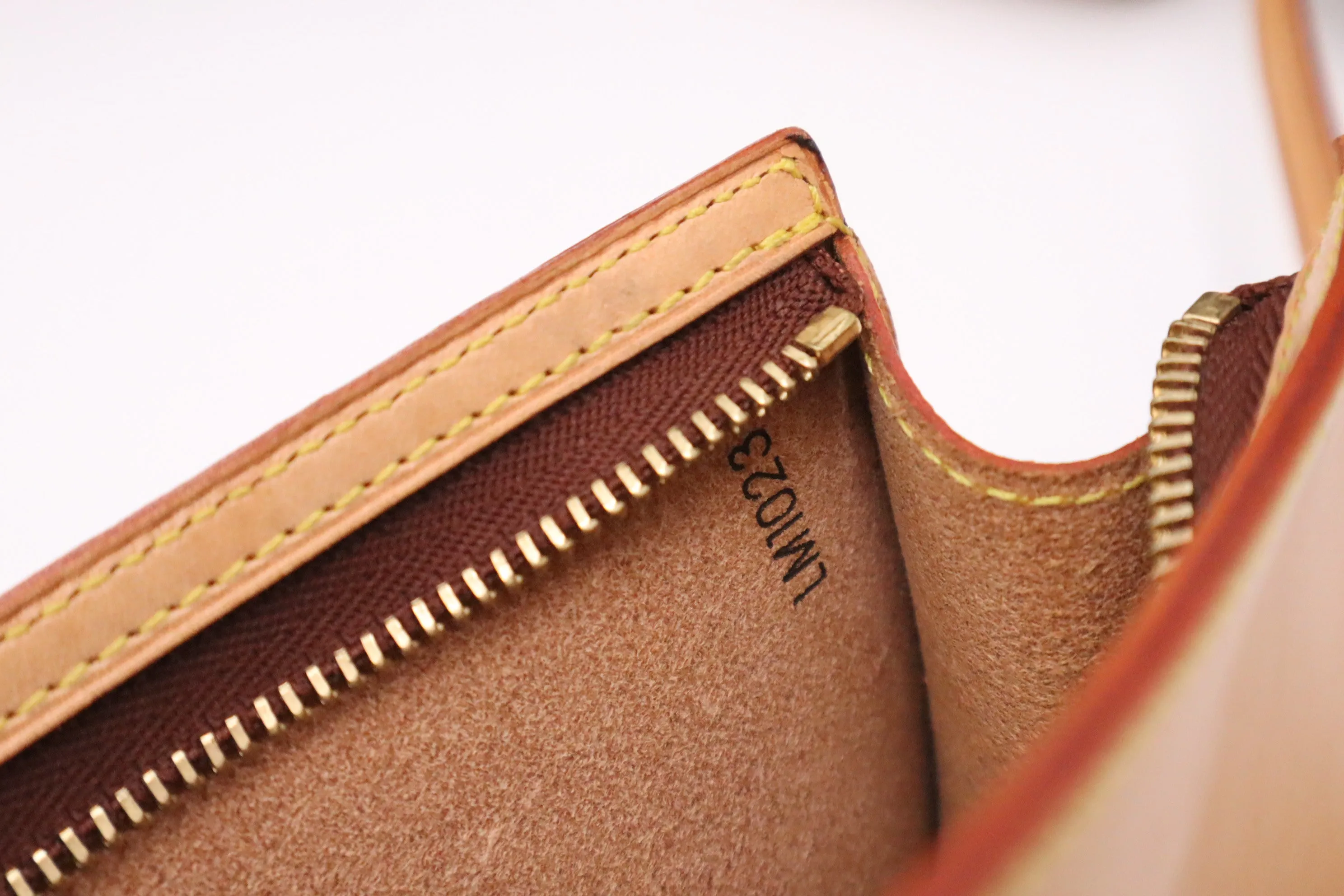 Louis Vuitton Cabas Ambre MM in Monogram PVC