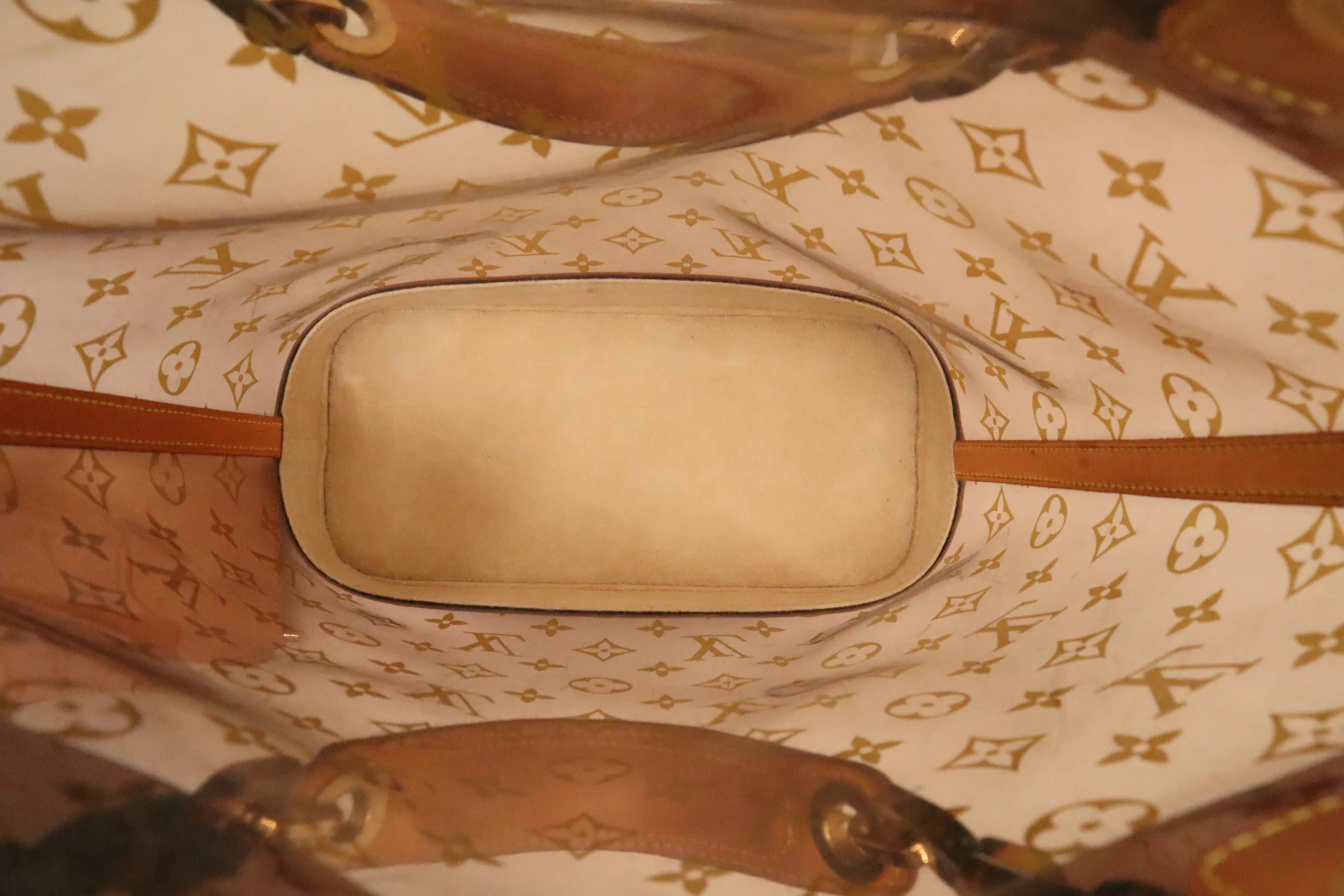 Louis Vuitton Cabas Ambre MM in Monogram PVC