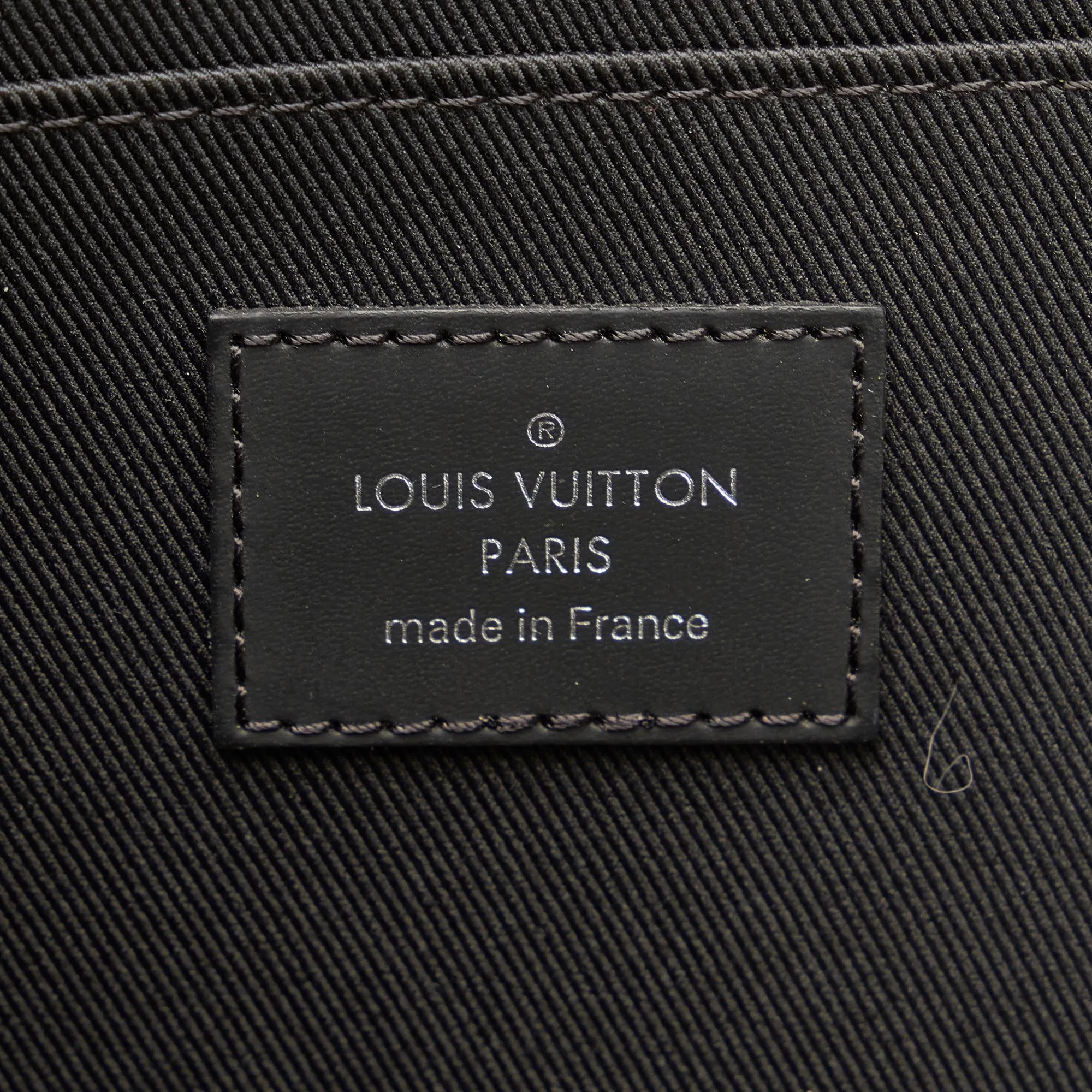 Louis Vuitton Camouflage Pochette Jour GM (SHG-XWmgDE)