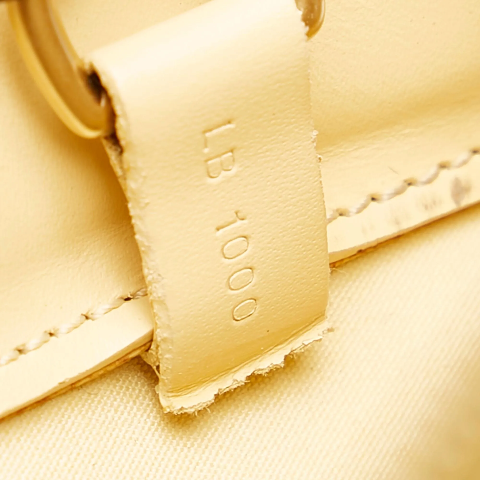 Louis Vuitton Epi Croisette PM (SHG-26130)