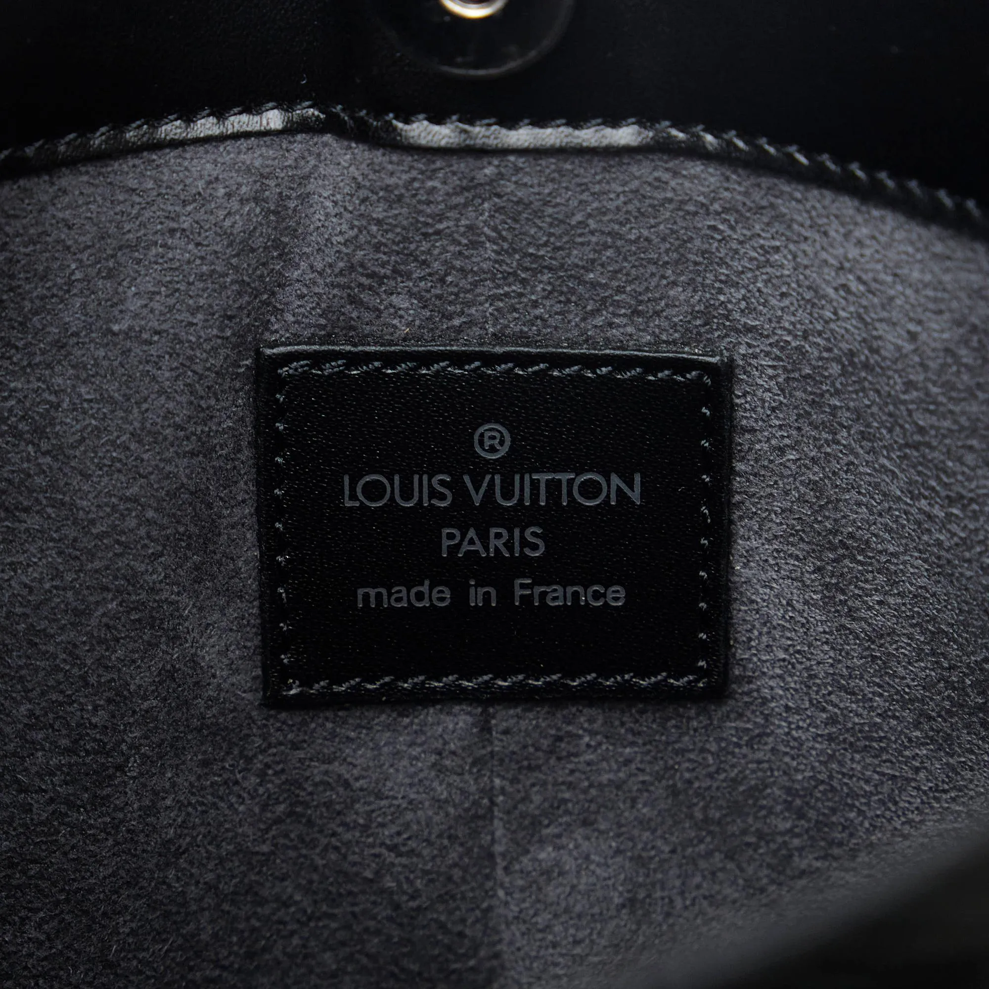 Louis Vuitton Epi Demi Lune Pochette (SHG-Khz0qc)