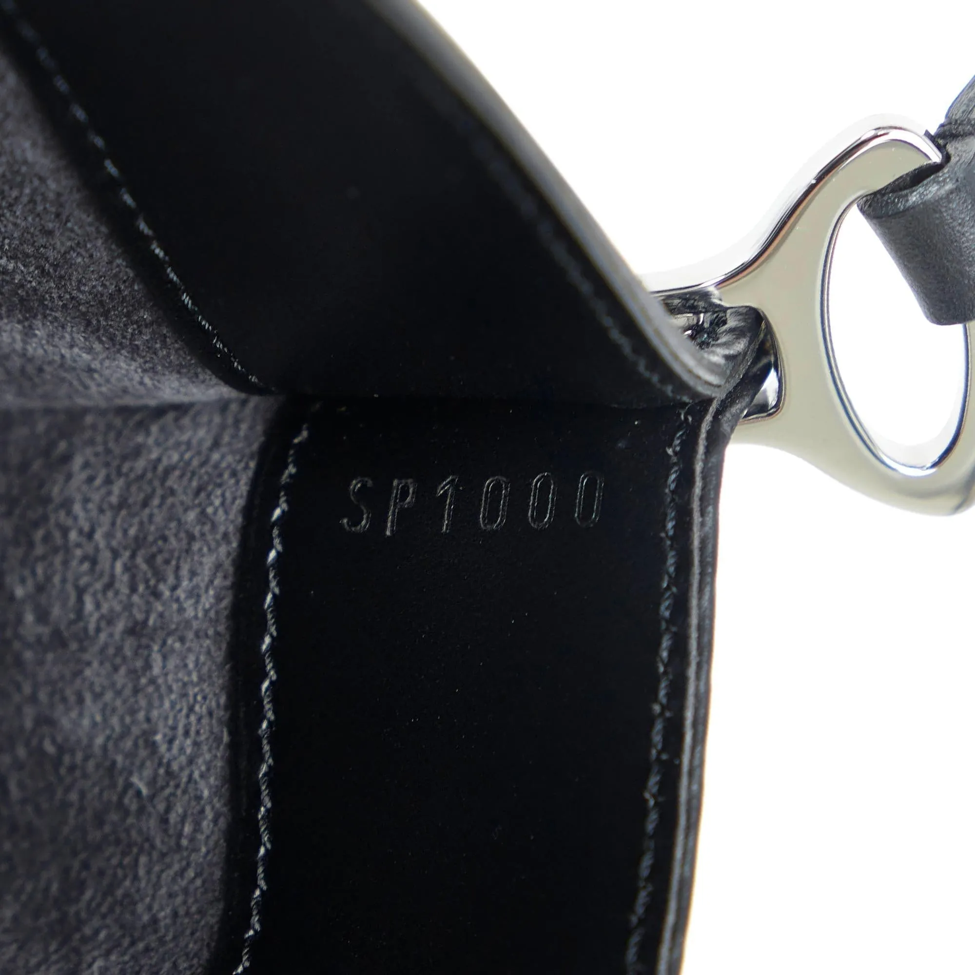 Louis Vuitton Epi Demi Lune Pochette (SHG-Khz0qc)