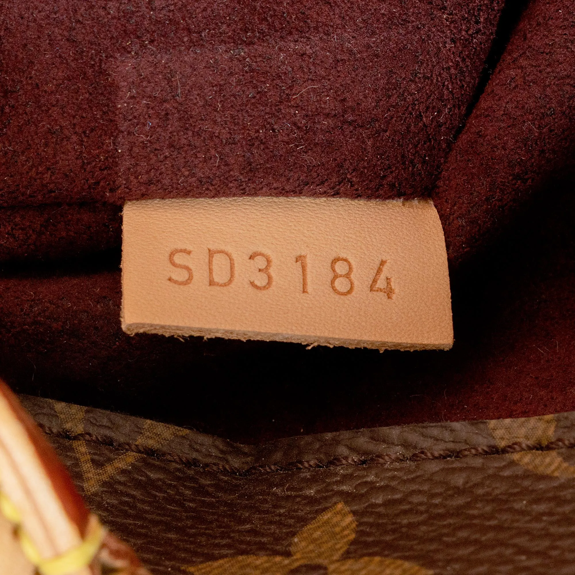 Louis Vuitton Monogram Canvas Montaigne MM Tote (SHF-Ol0huJ)