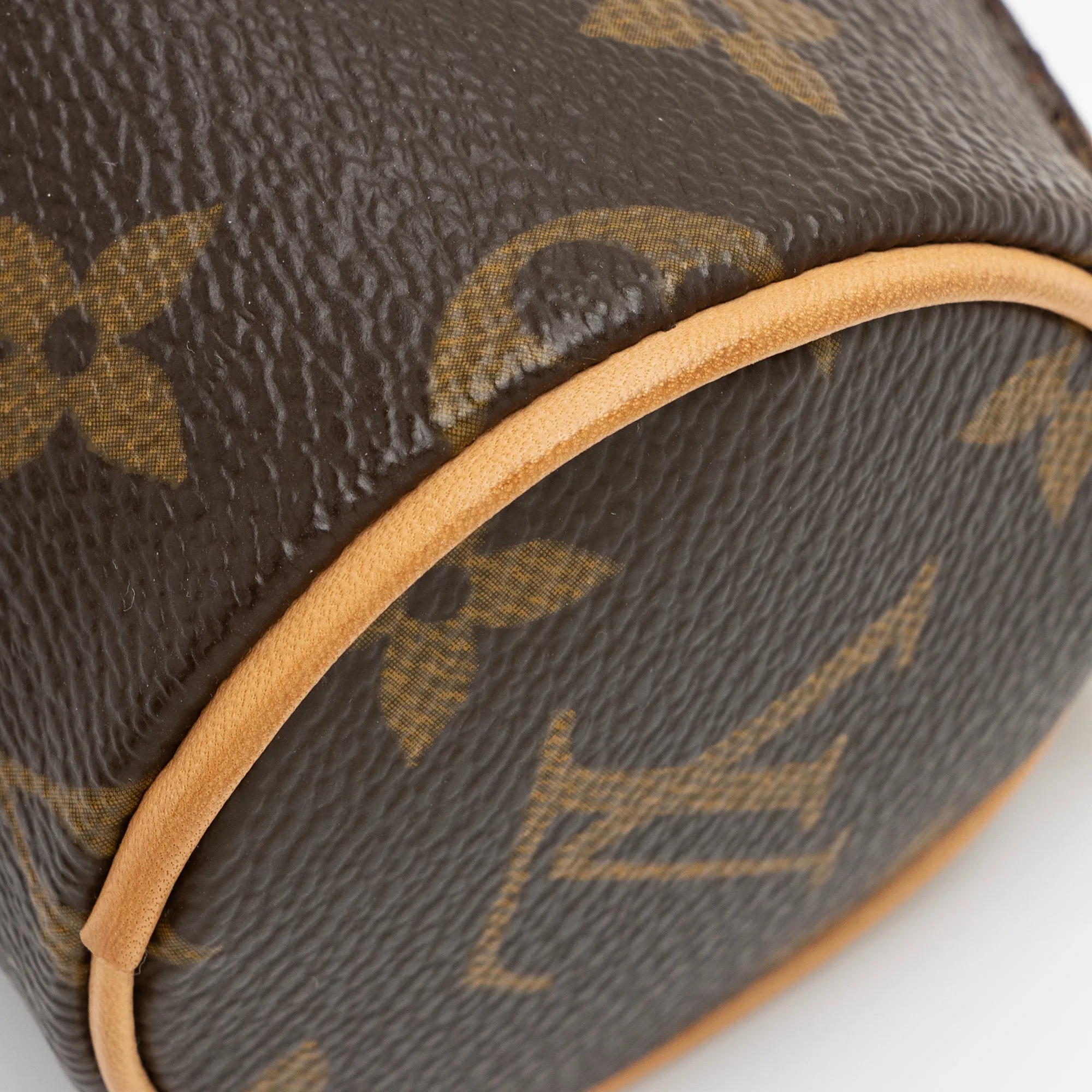 Louis Vuitton Monogram Canvas Round Pochette (SHF-EB4mTo)