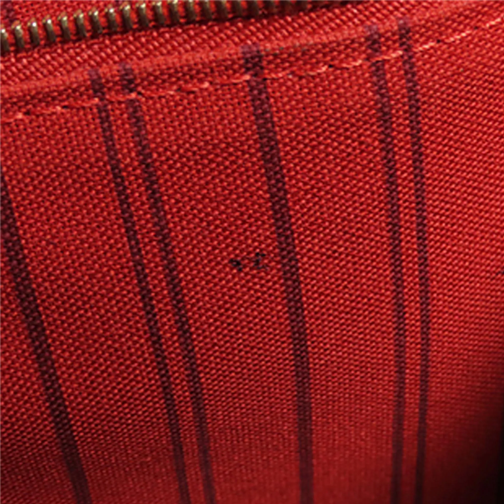 Louis Vuitton Monogram Empreinte Lumineuse PM (SHG-bhgljE)