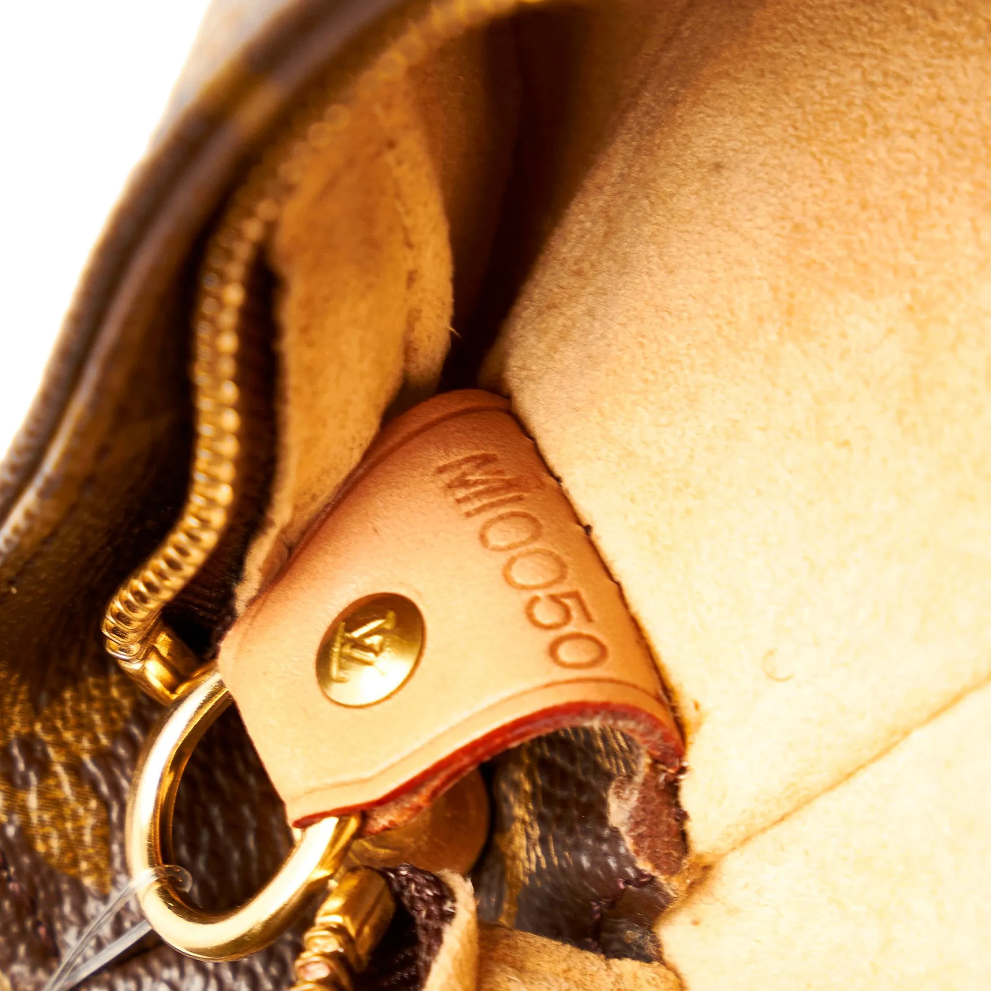 Louis Vuitton Monogram Looping GM (SHG-28149)