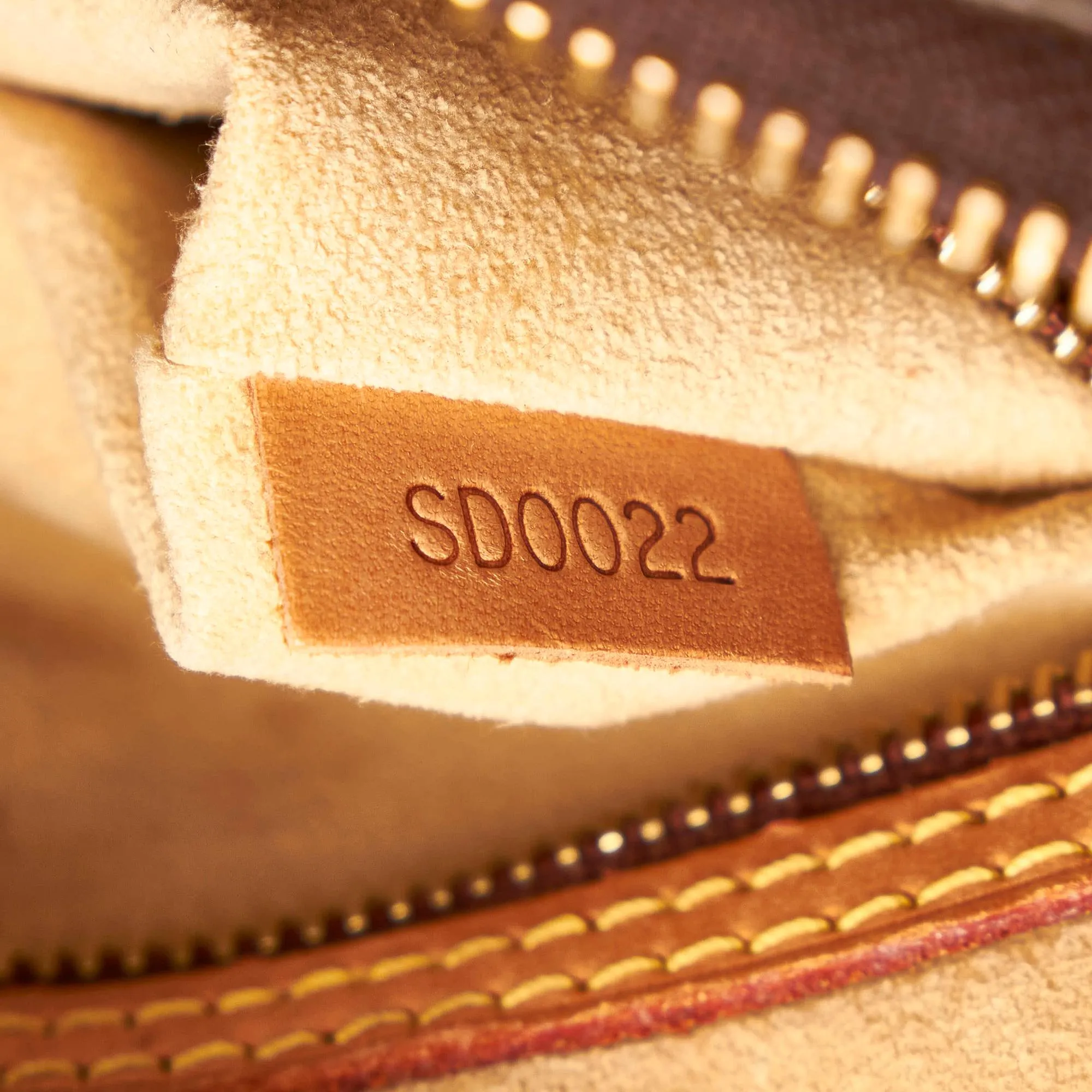 Louis Vuitton Monogram Looping MM (SHG-36592)