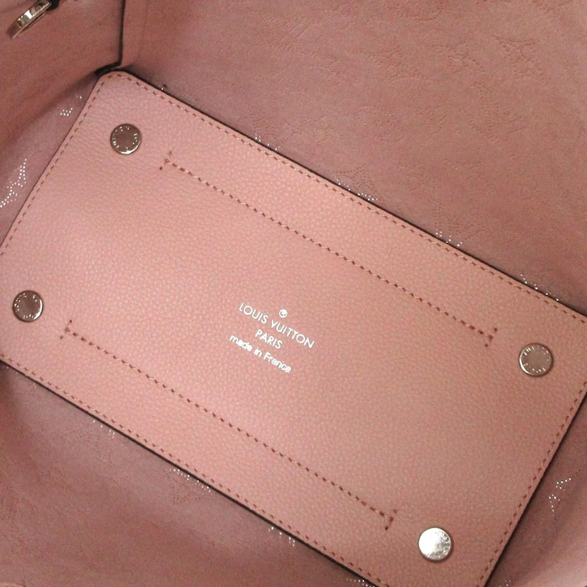 Louis Vuitton Monogram Mahina Hina PM (SHG-L1c1ju)