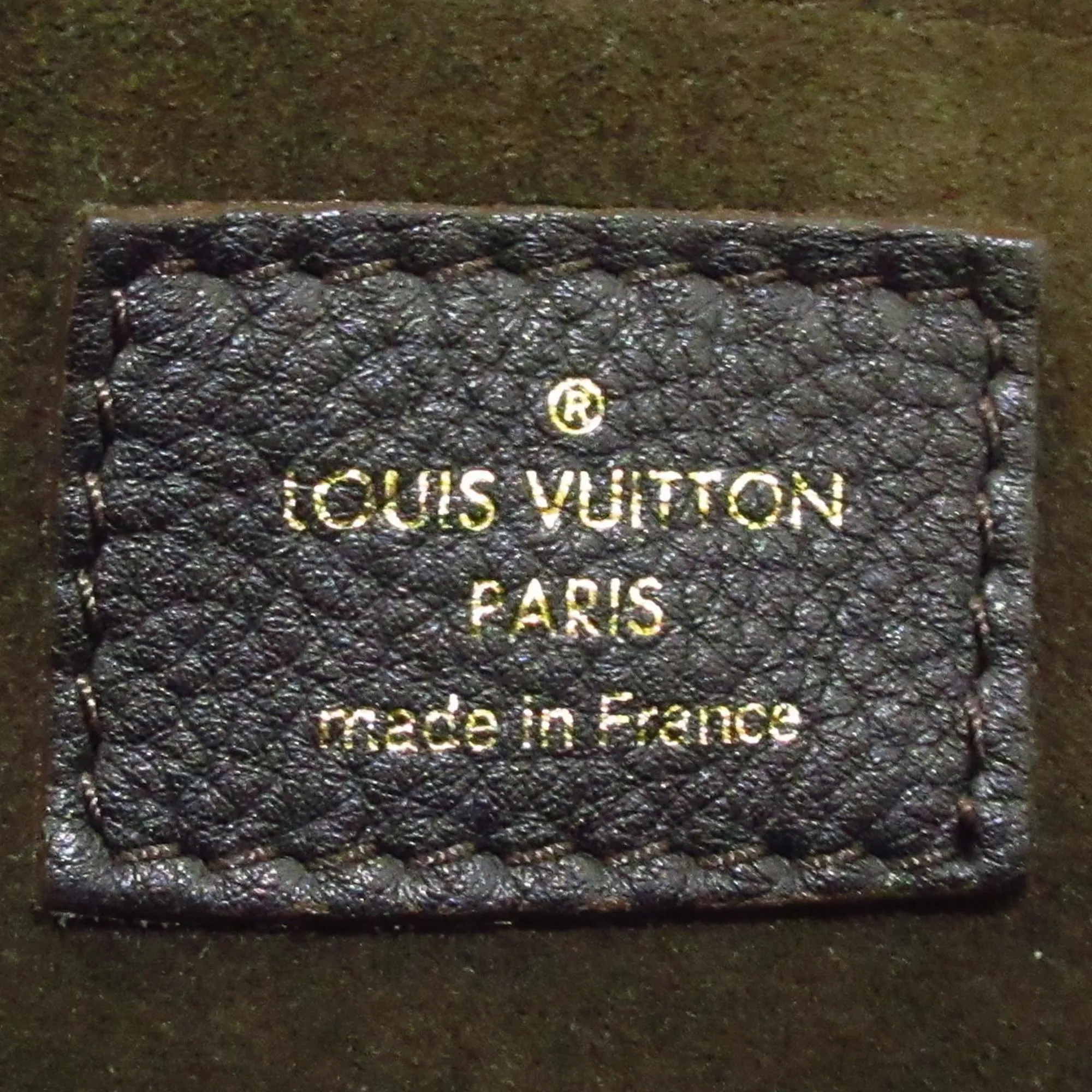 Louis Vuitton Monogram Mahina XS (SHG-36376)
