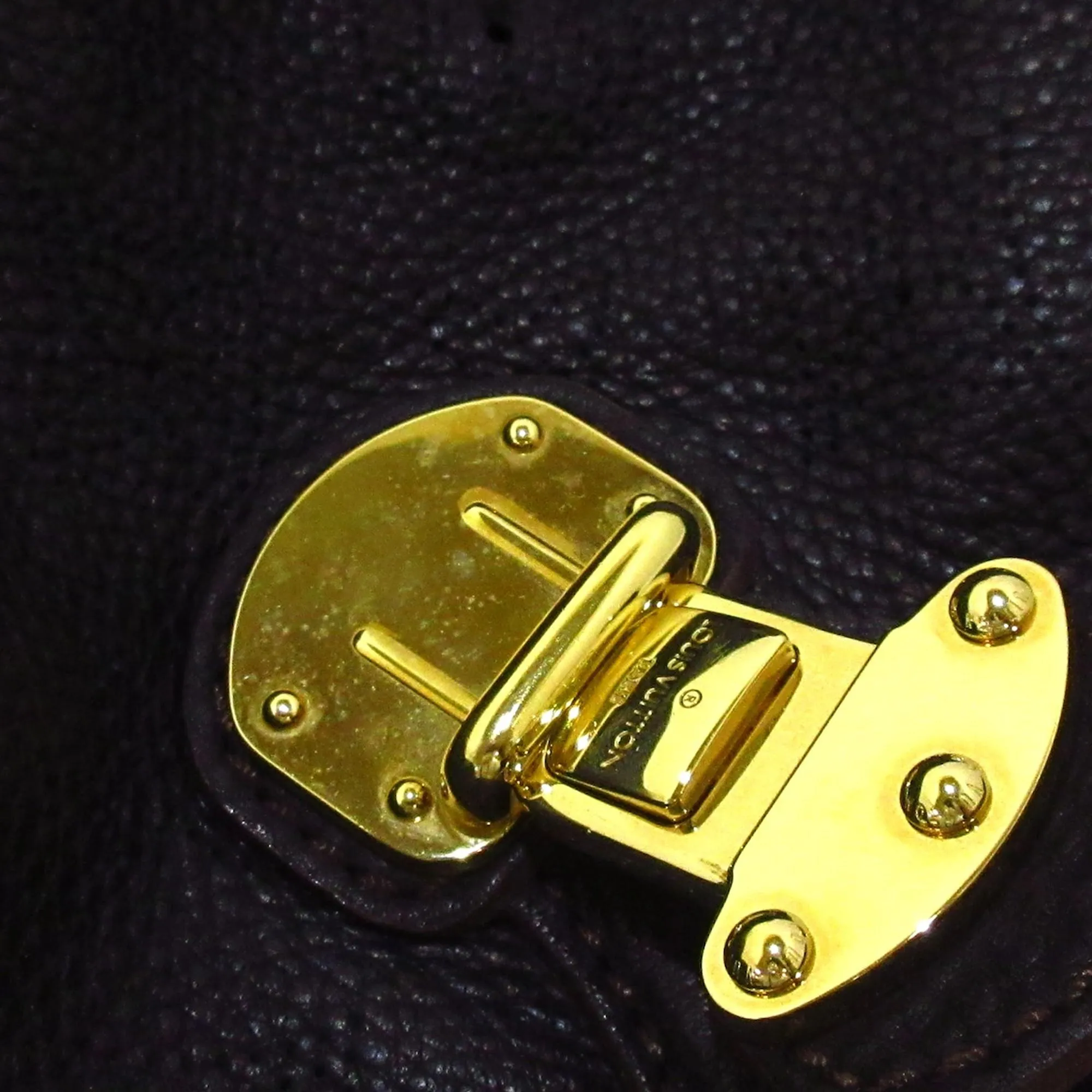 Louis Vuitton Monogram Mahina XS (SHG-36376)