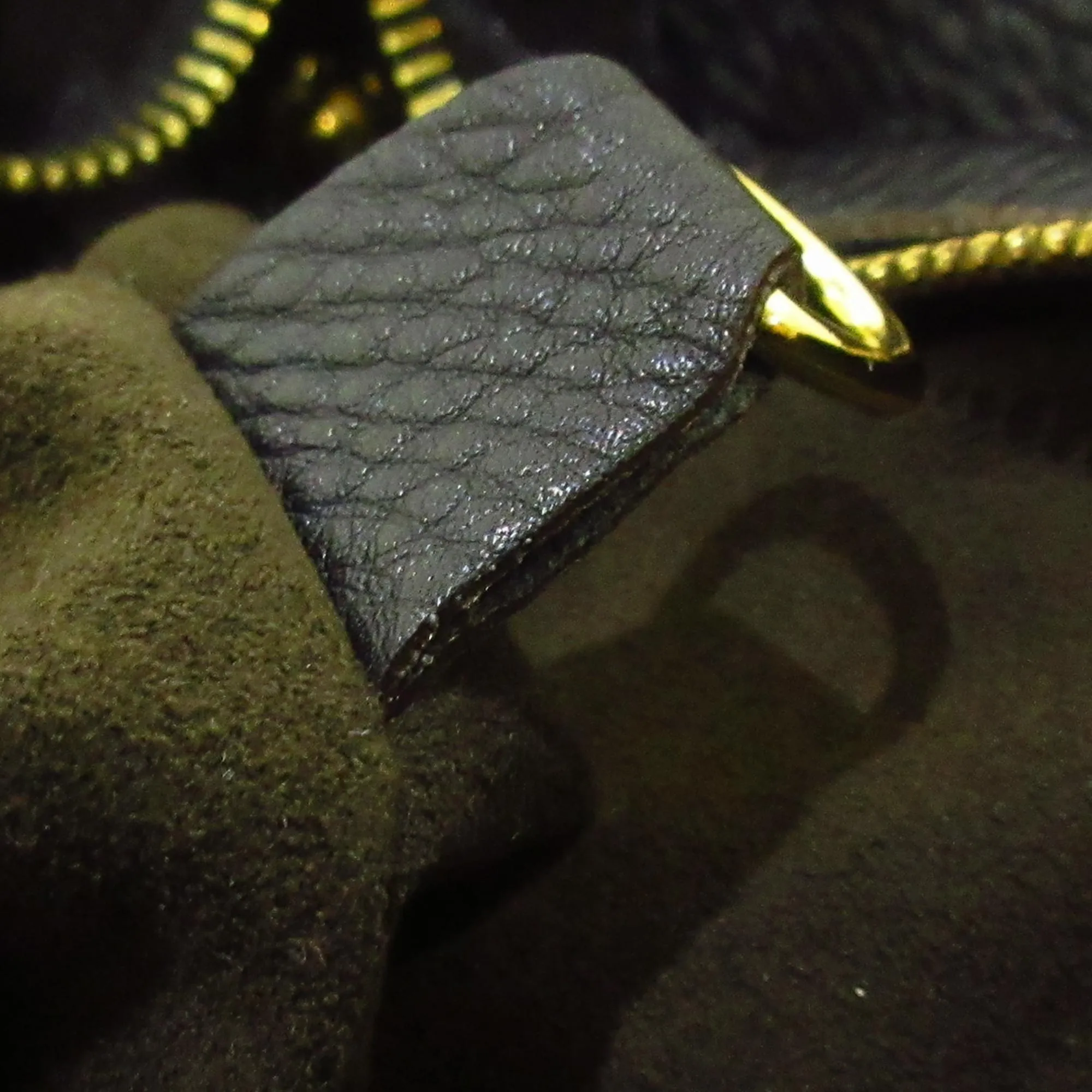 Louis Vuitton Monogram Mahina XS (SHG-36376)