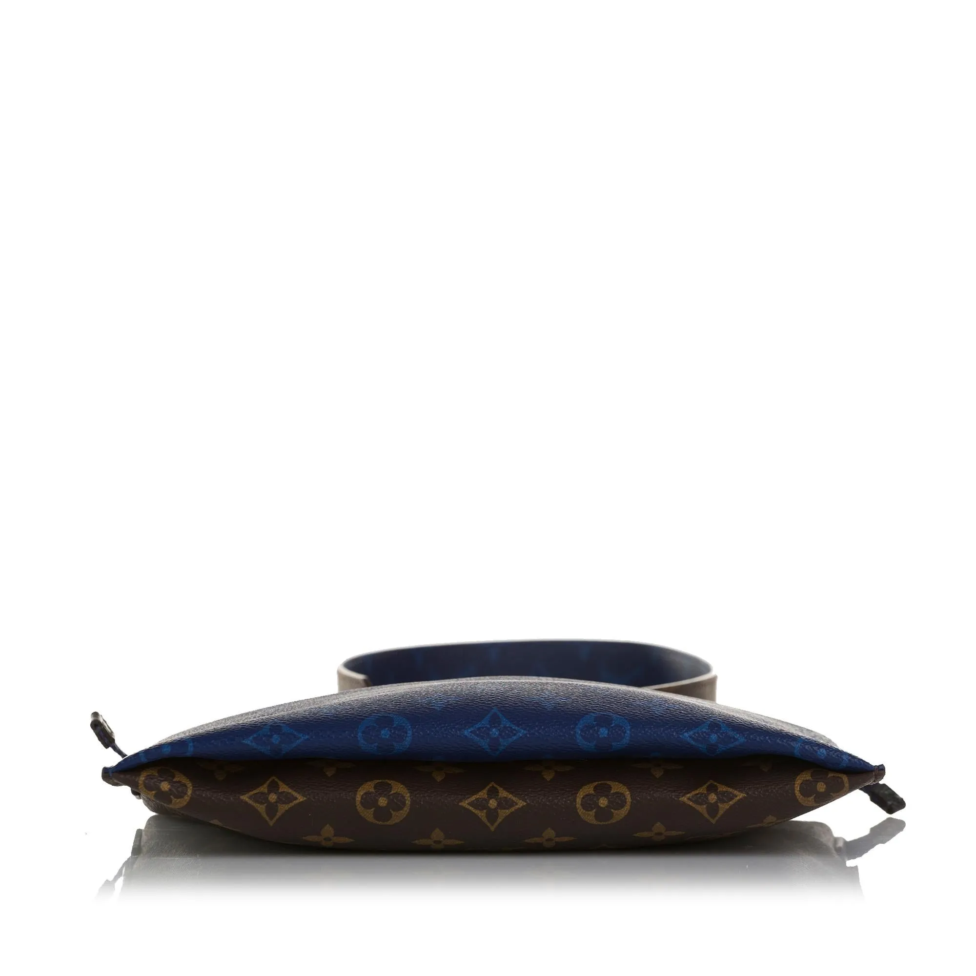 Louis Vuitton Monogram Pacific Outdoor Pouch (SHG-1lMqra)