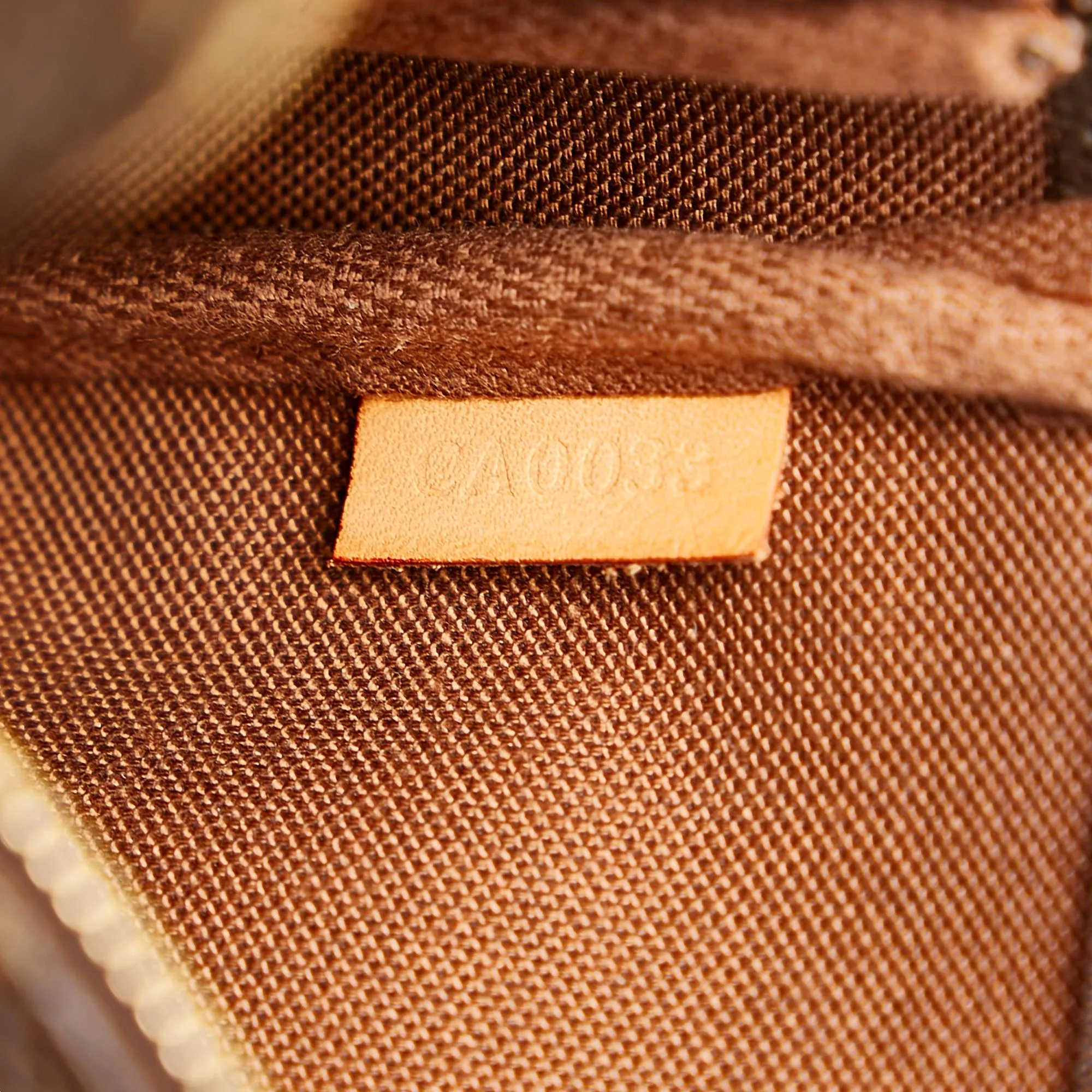 Louis Vuitton Monogram Pochette Accessoires Long Strap (SHG-L6L2rq)