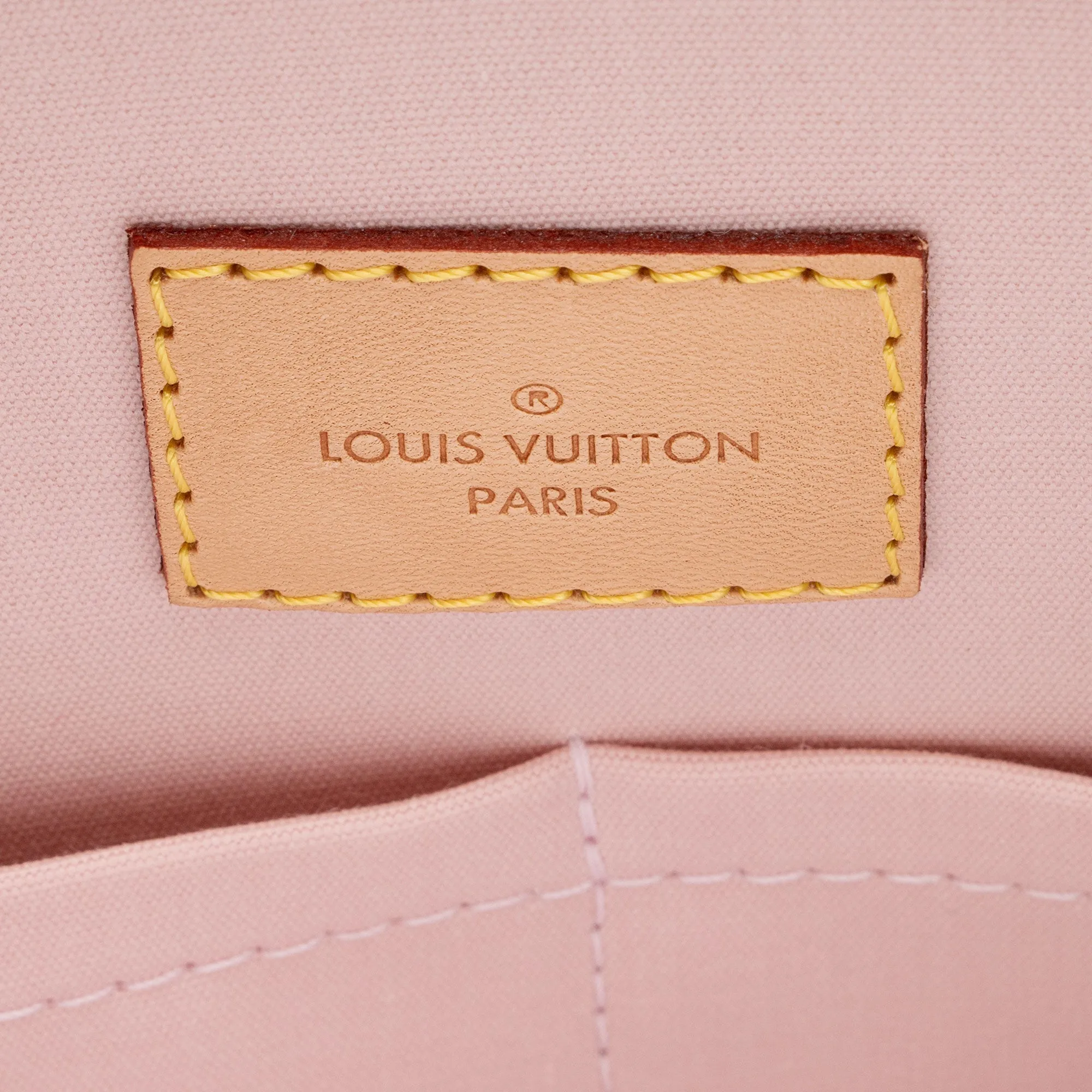Louis Vuitton Monogram Vernis Alma PM Satchel (SHF-D9F4mc)