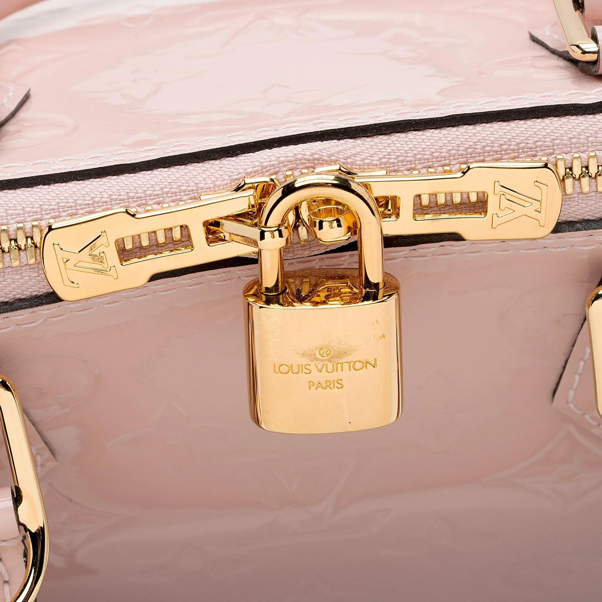 Louis Vuitton Monogram Vernis Alma PM Satchel (SHF-D9F4mc)