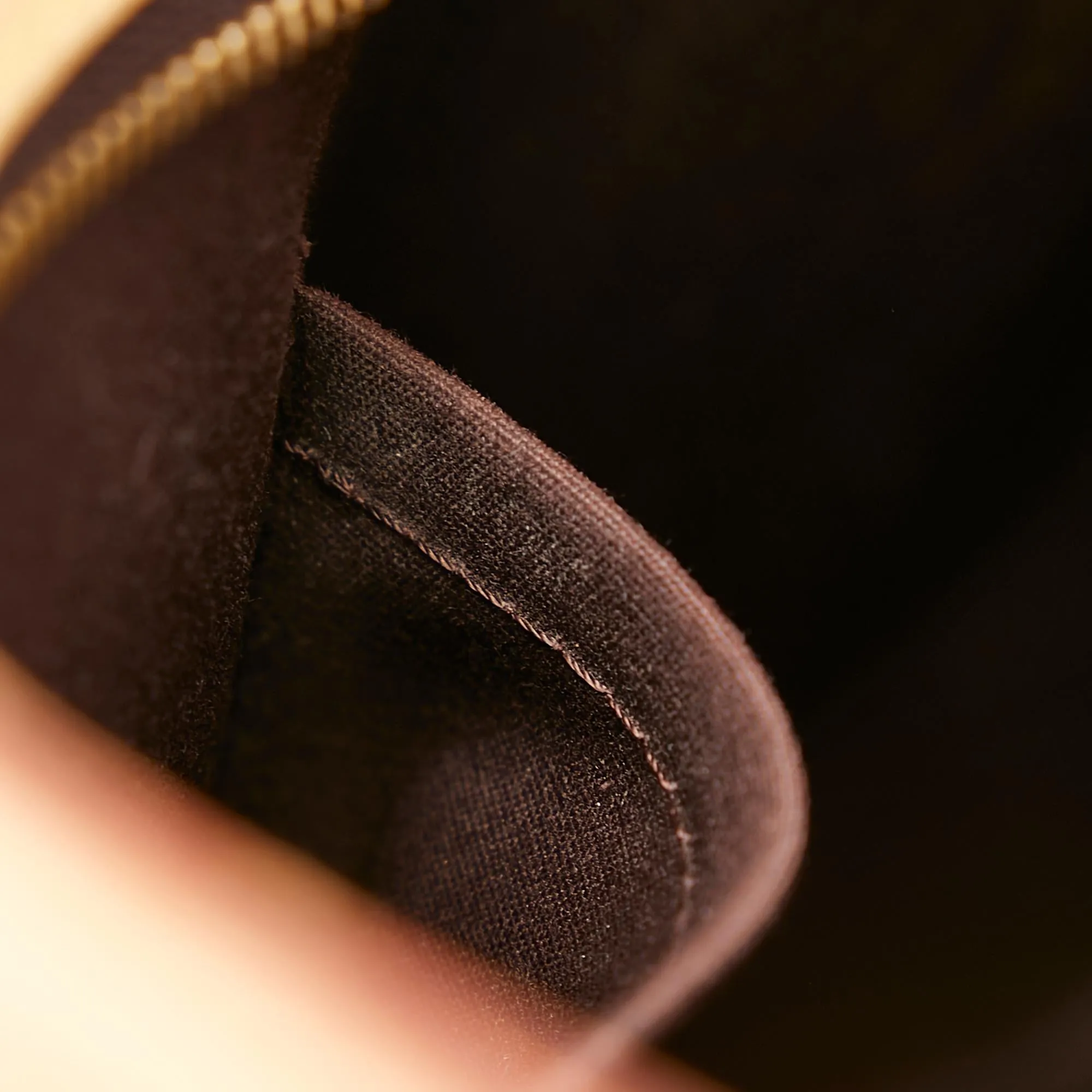 Louis Vuitton Monogram Vernis Brea MM (SHG-owEp1y)