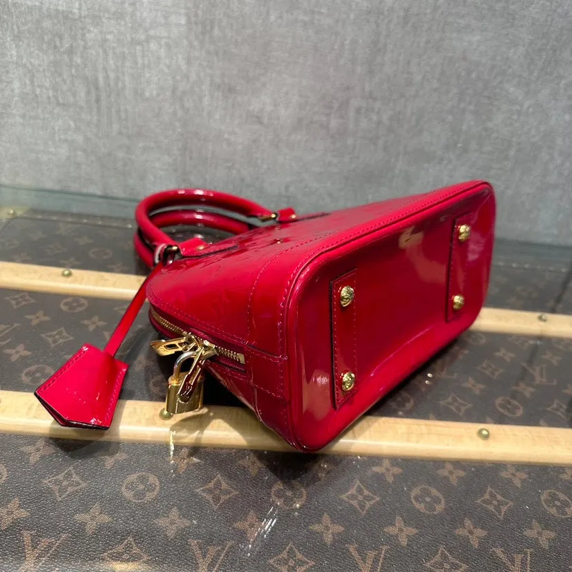 Louis Vuitton Vernis Alma BB Red Leather Handbag 23x17x11cm