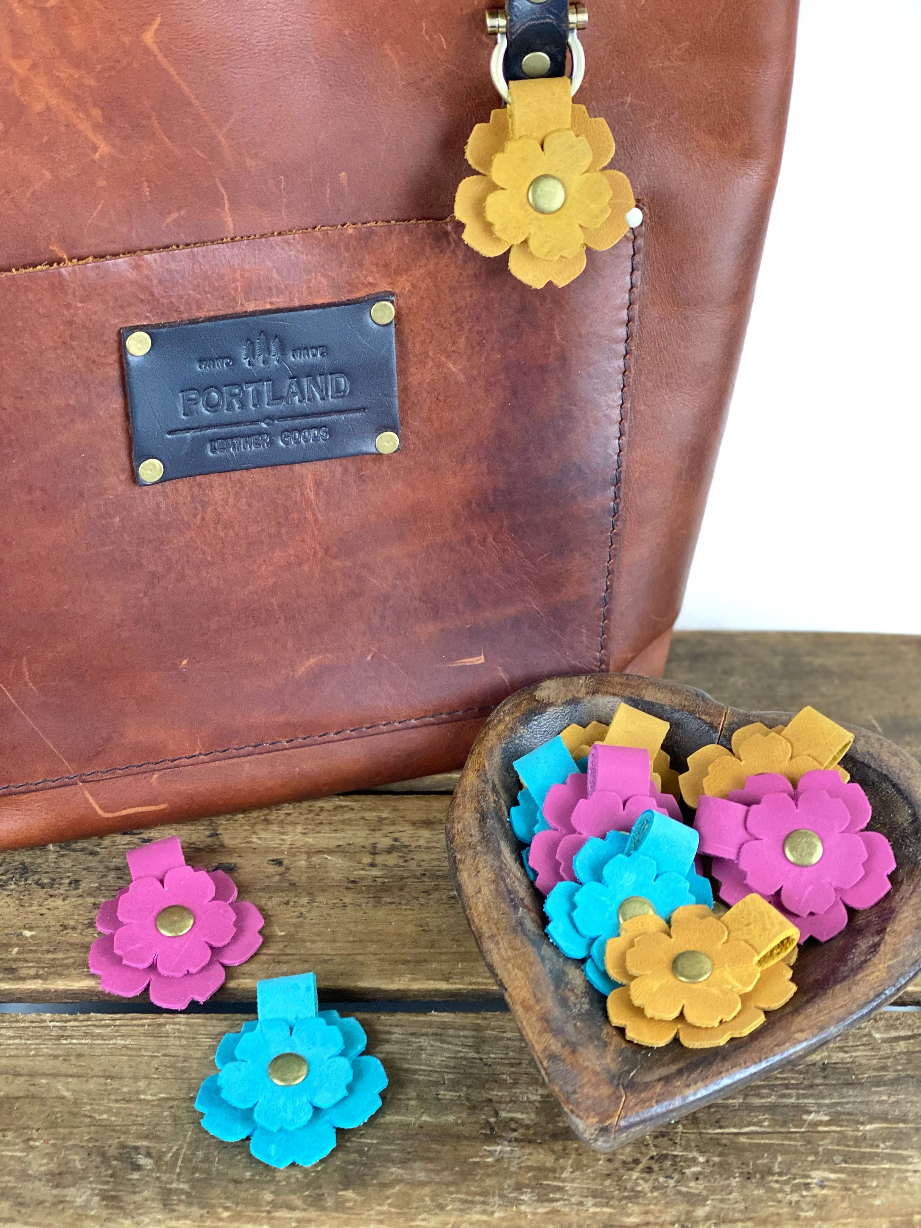 Scalloped Edge Snap on Leather Flower Bag Purse Charm