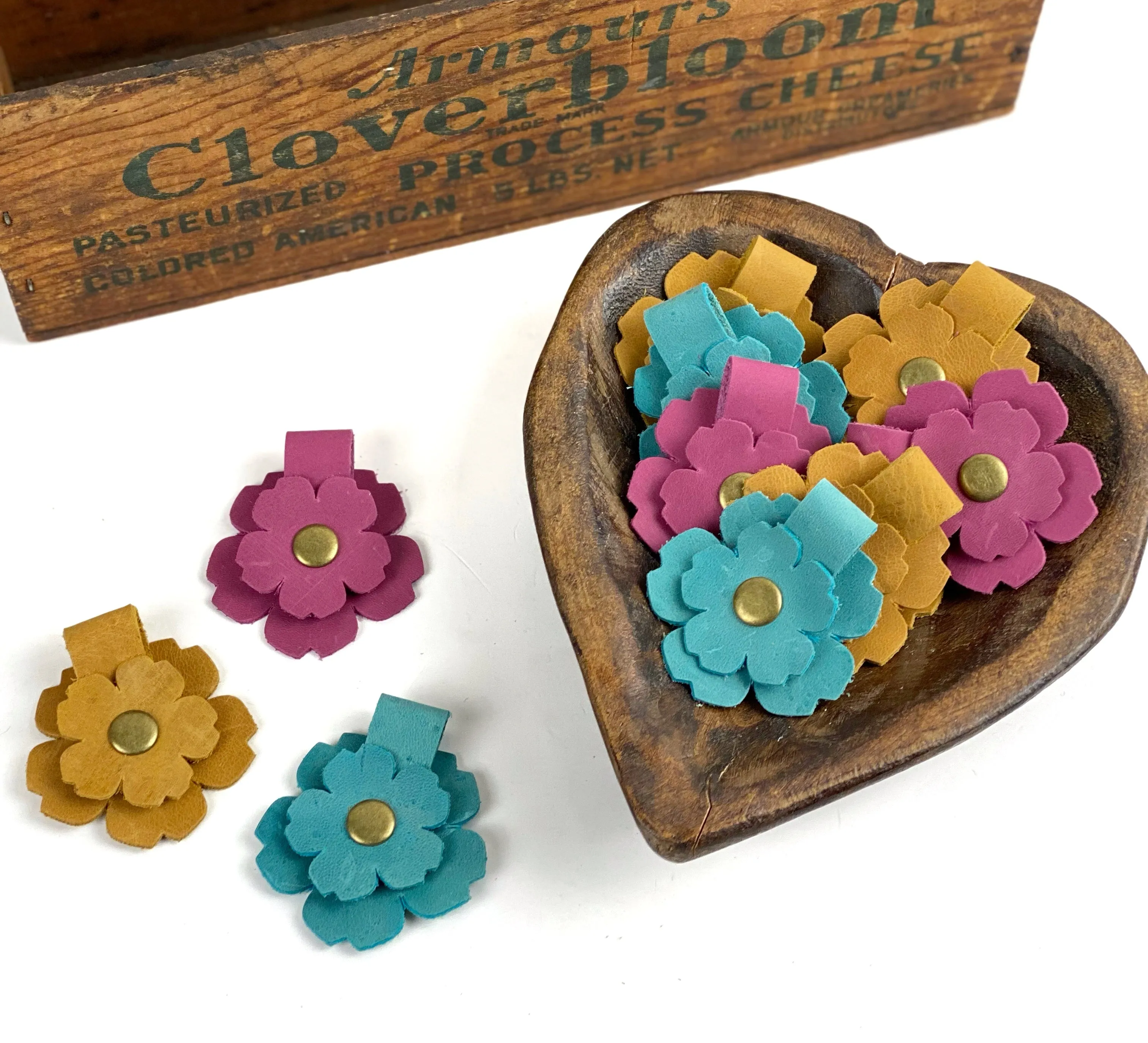 Scalloped Edge Snap on Leather Flower Bag Purse Charm